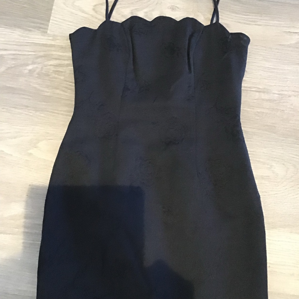 Elegant Black spaghetti Strapped Dress